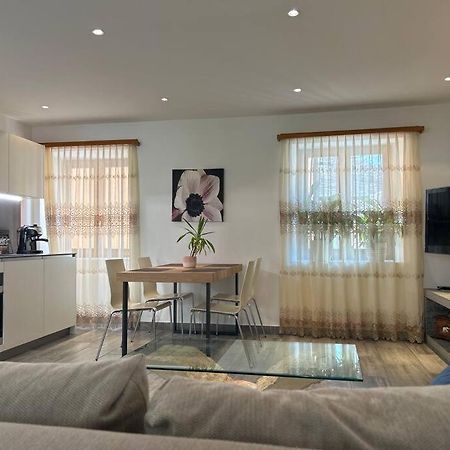A Hilarious Hideaway In Roveredo Apartment Ngoại thất bức ảnh