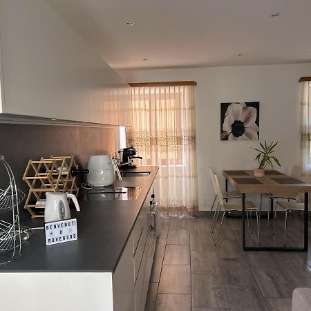 A Hilarious Hideaway In Roveredo Apartment Ngoại thất bức ảnh